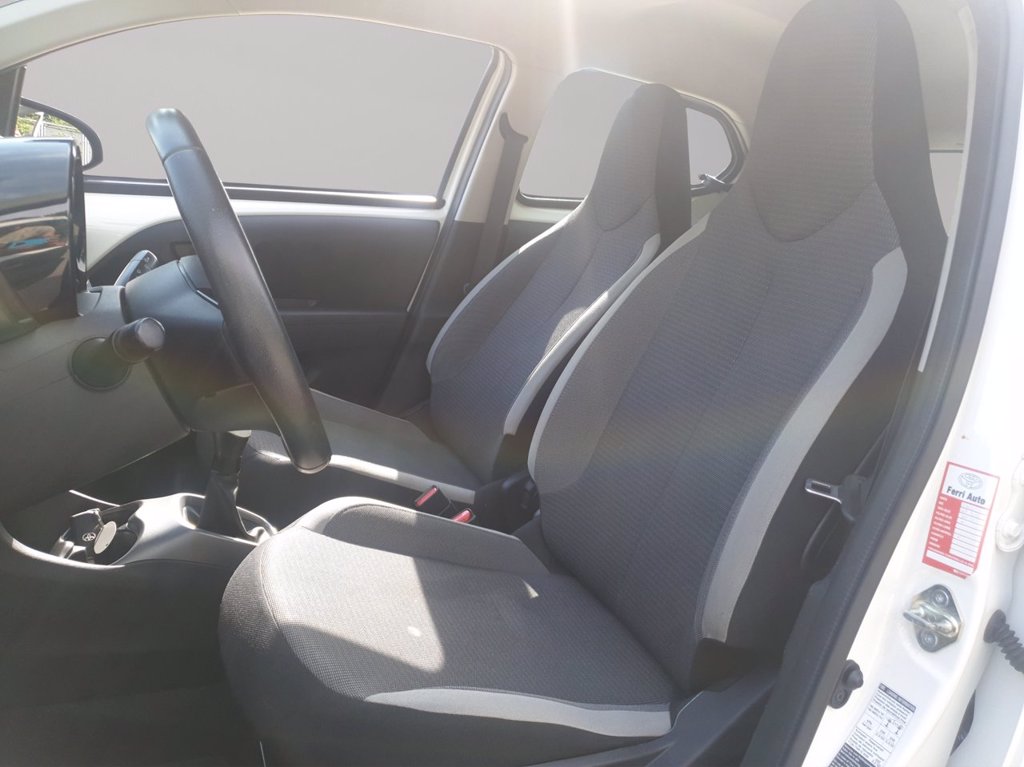 TOYOTA Aygo 5p 1.0 x-play 72cv