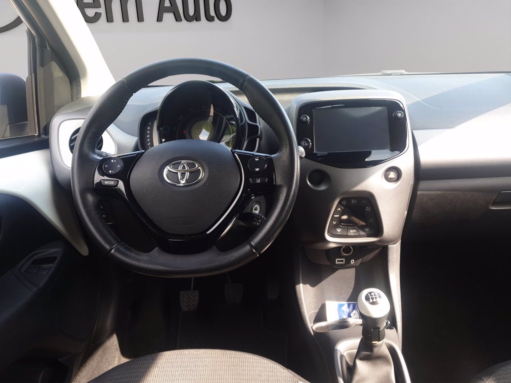 TOYOTA Aygo 5p 1.0 x-play 72cv