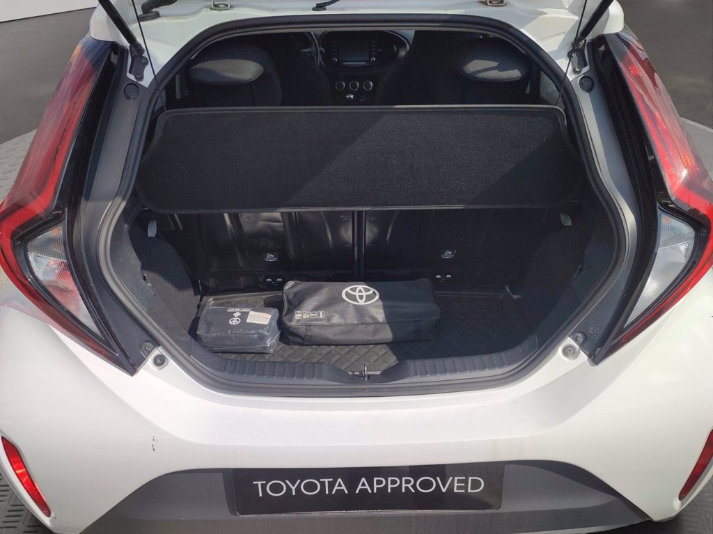 TOYOTA Aygo x 1.0 active 72cv