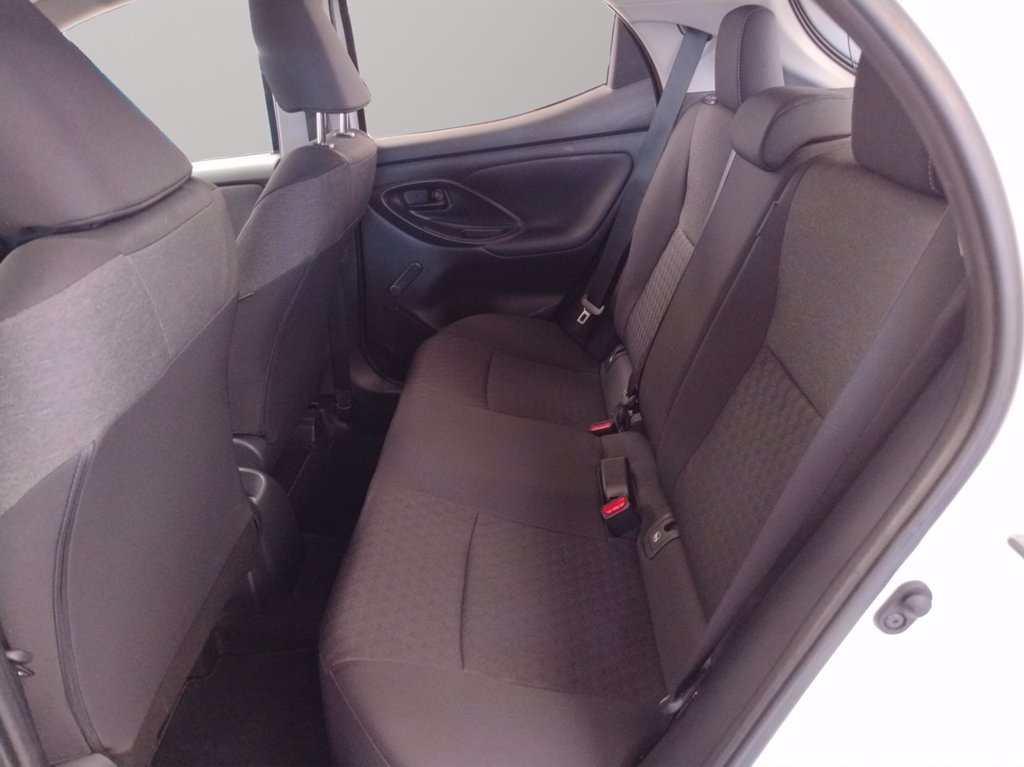 TOYOTA Yaris 1.0 active