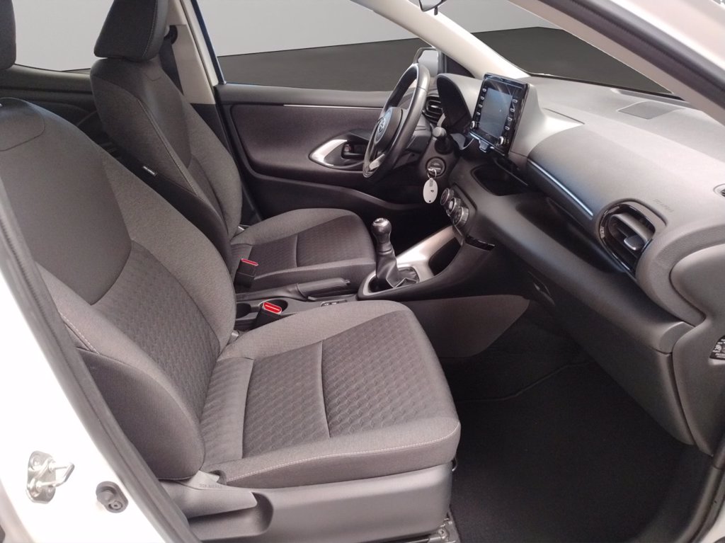TOYOTA Yaris 1.0 active