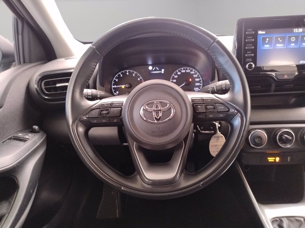 TOYOTA Yaris 1.0 active