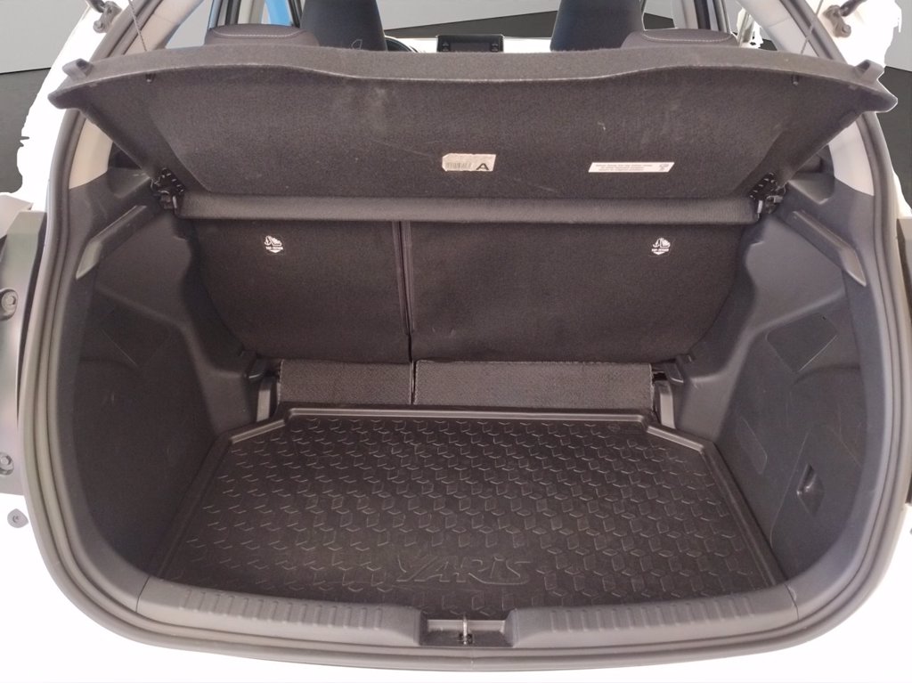 TOYOTA Yaris 1.0 active