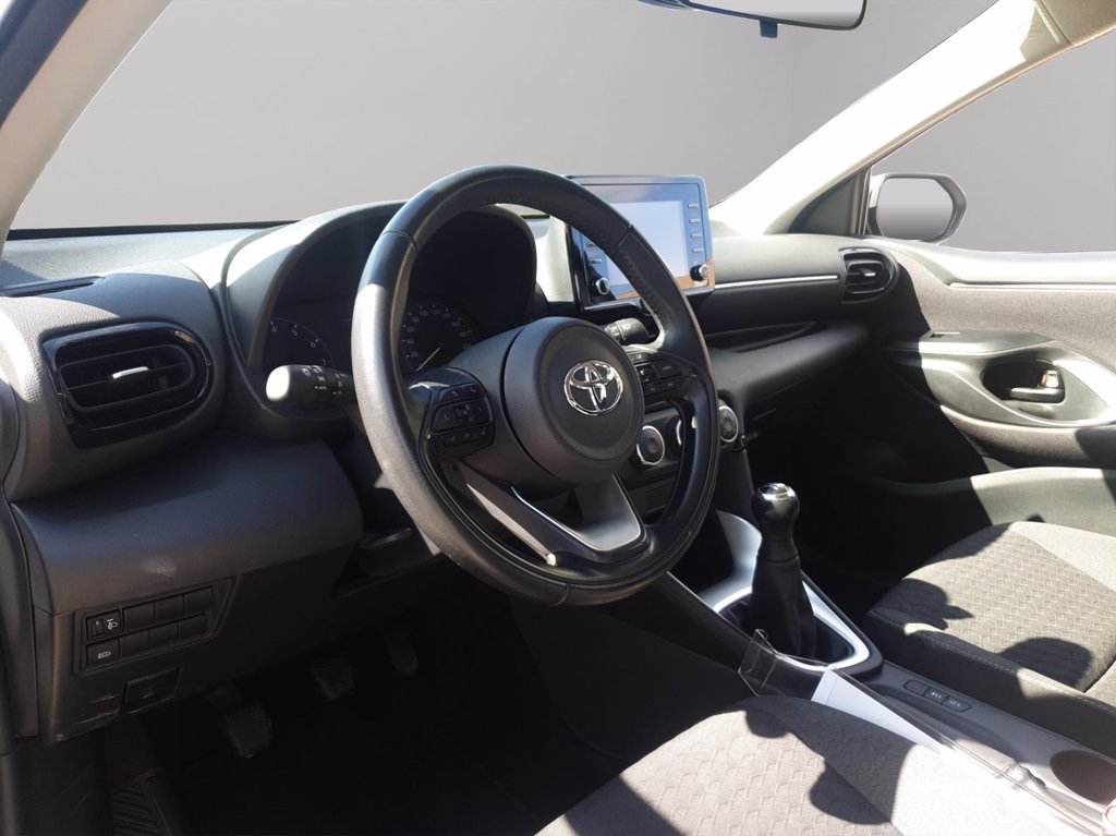 TOYOTA Yaris 1.0 active