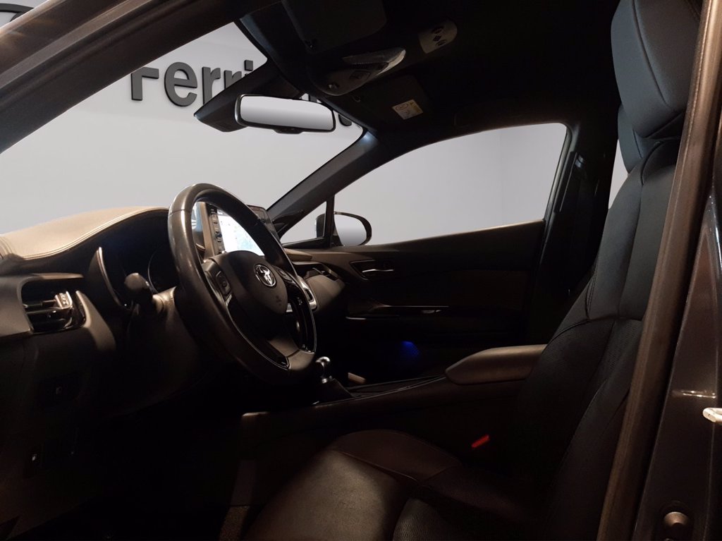 TOYOTA C-hr 1.8h lounge e-cvt