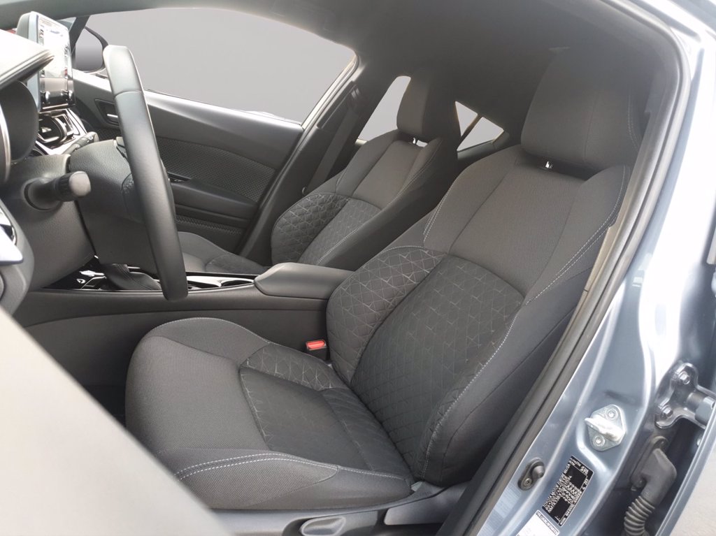 TOYOTA C-hr 2.0h trend e-cvt