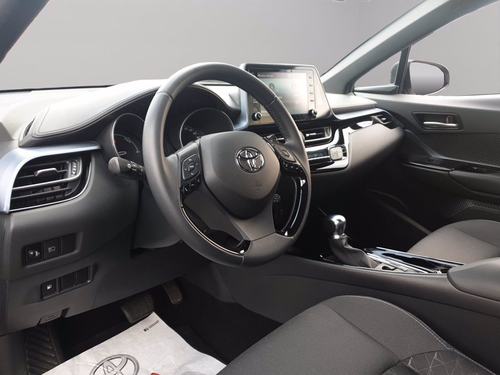 TOYOTA C-hr 2.0h trend e-cvt