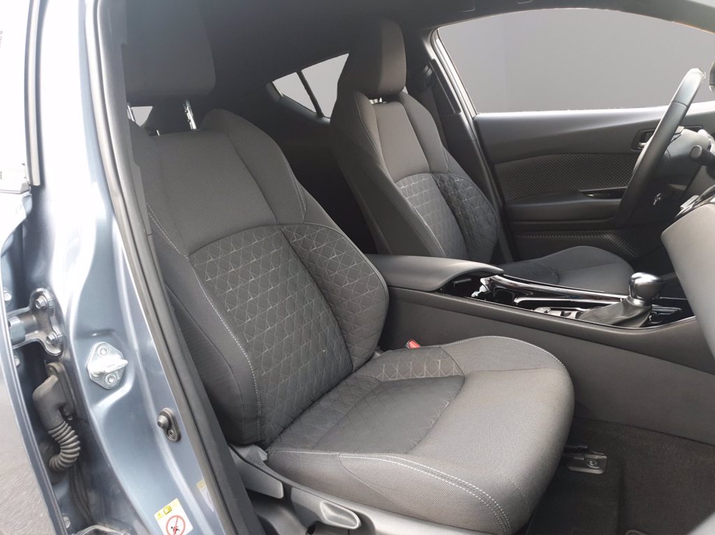 TOYOTA C-hr 2.0h trend e-cvt
