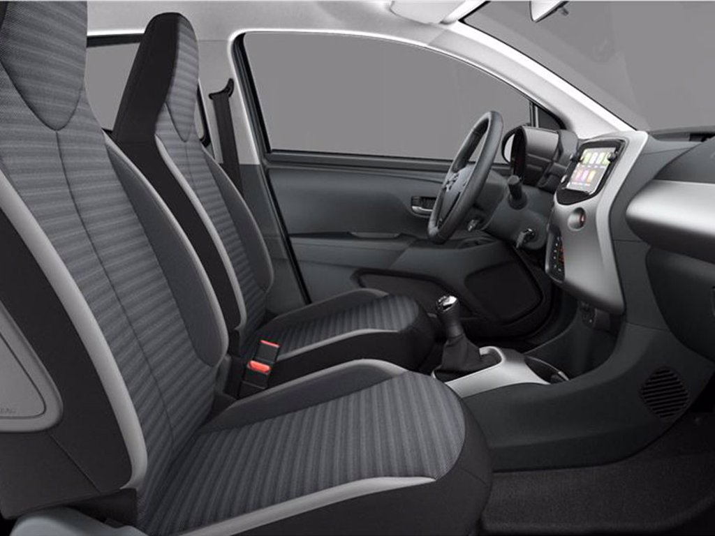 TOYOTA Aygo 5p 1.0 x-play 72cv