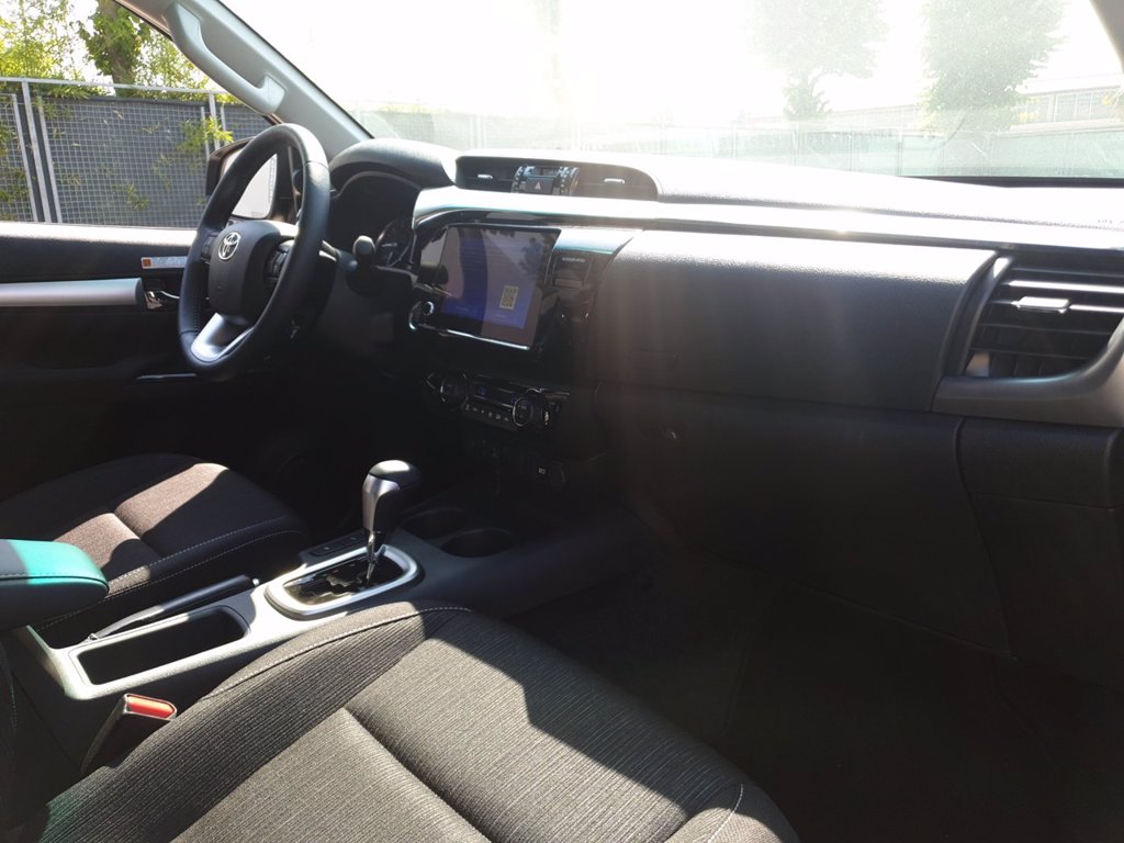 TOYOTA Hilux 2.4 d-4d double cab executive 4wd auto