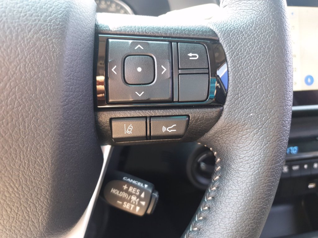 TOYOTA Hilux 2.4 d-4d double cab executive 4wd auto