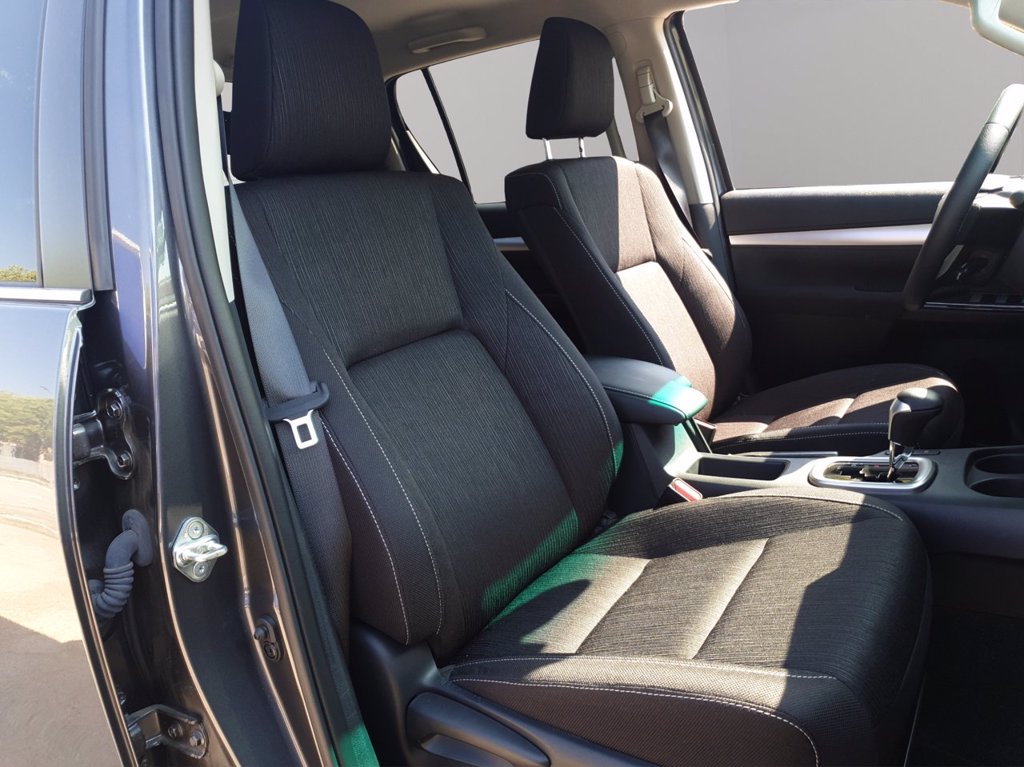 TOYOTA Hilux 2.4 d-4d double cab executive 4wd auto