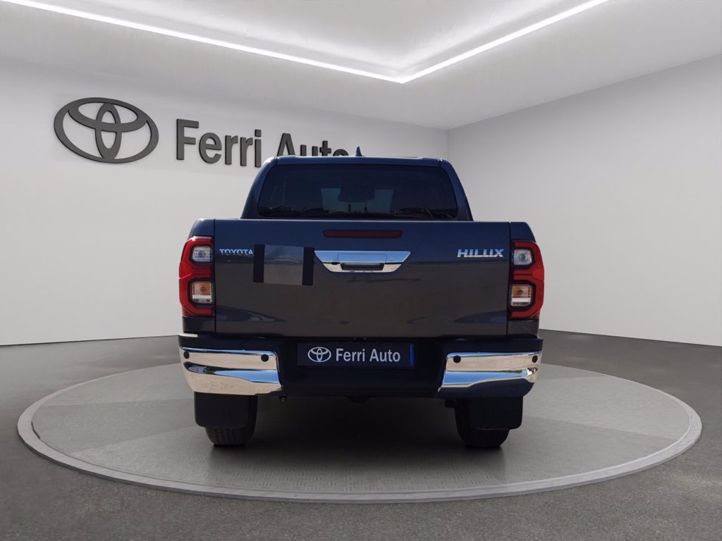 TOYOTA Hilux 2.4 d-4d double cab executive 4wd auto