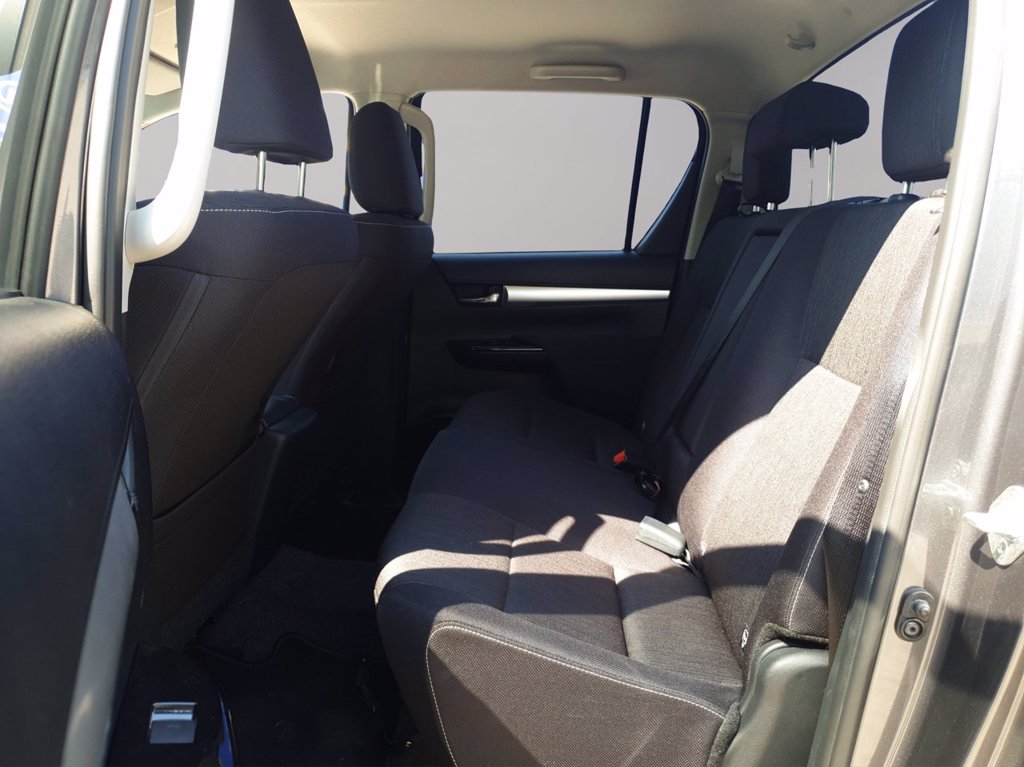 TOYOTA Hilux 2.4 d-4d double cab executive 4wd auto