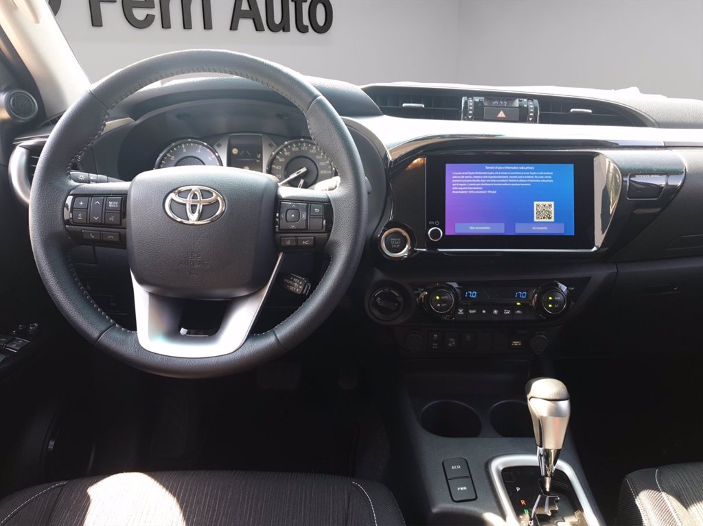 TOYOTA Hilux 2.4 d-4d double cab executive 4wd auto