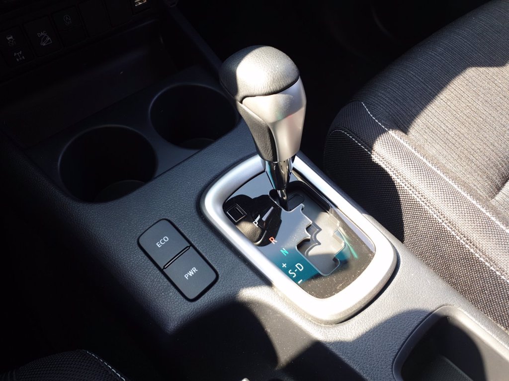 TOYOTA Hilux 2.4 d-4d double cab executive 4wd auto
