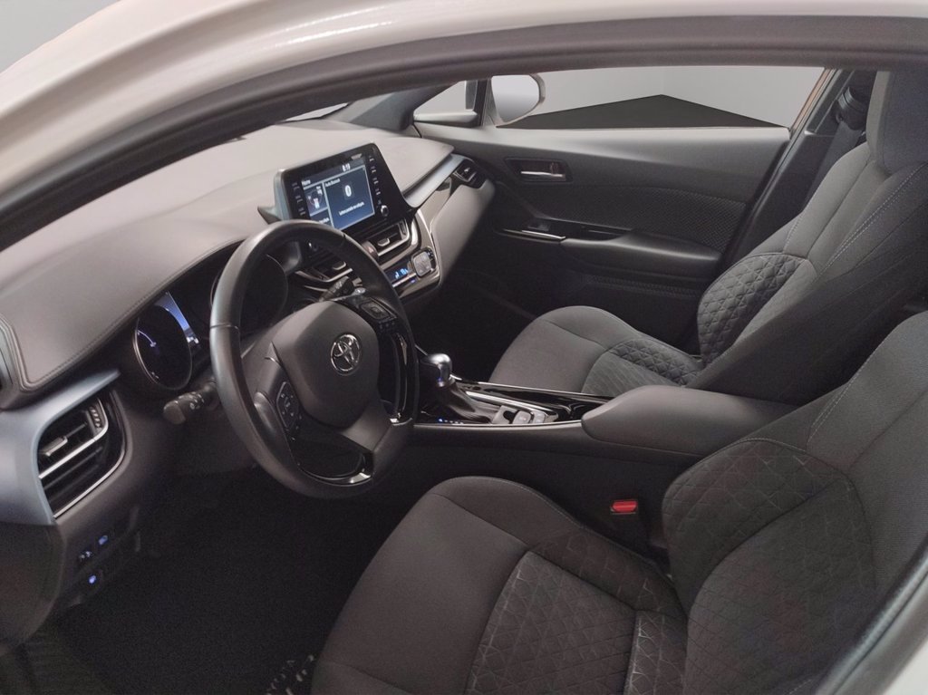 TOYOTA C-hr 1.8h trend e-cvt