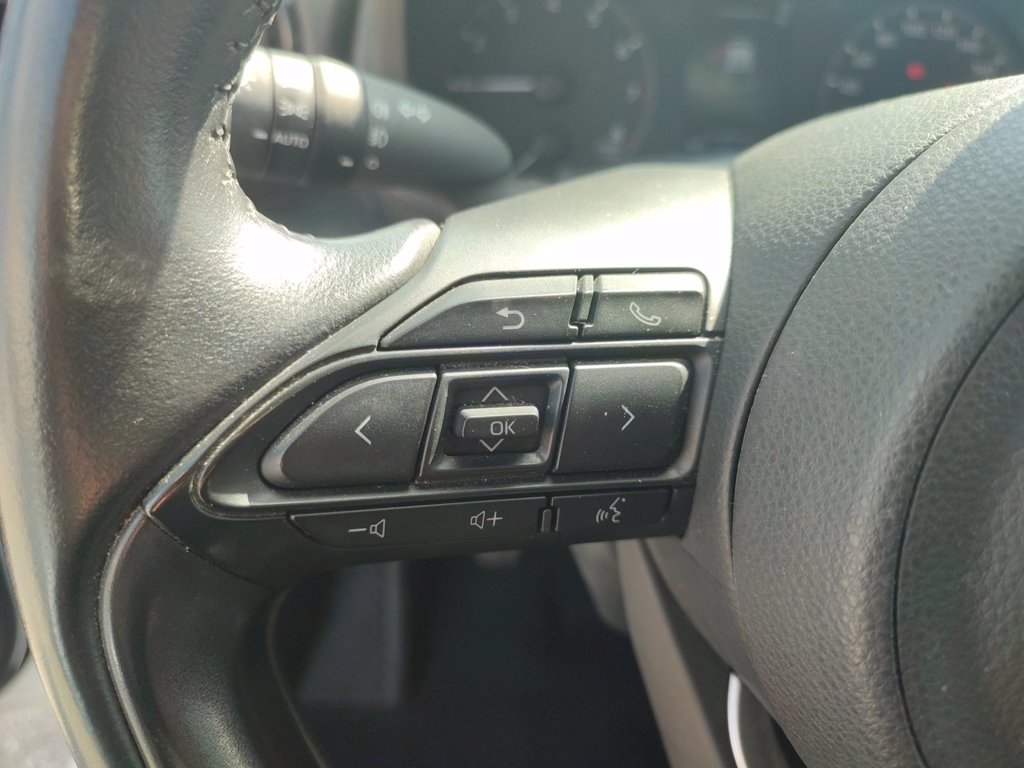 TOYOTA Yaris 1.0 active