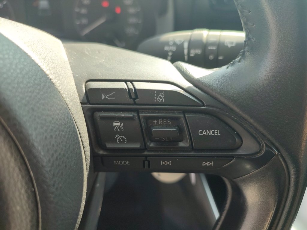 TOYOTA Yaris 1.0 active