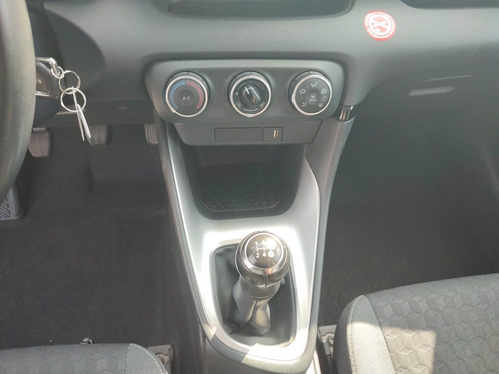 TOYOTA Yaris 1.0 active