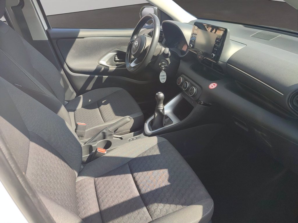 TOYOTA Yaris 1.0 active