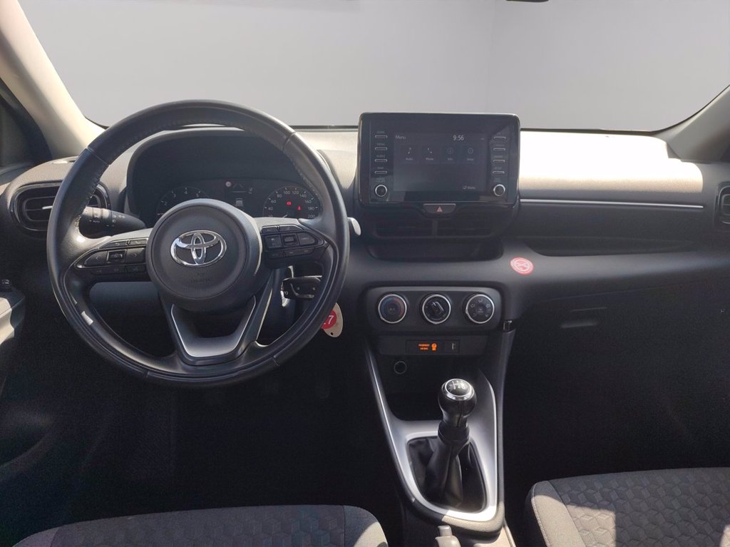 TOYOTA Yaris 1.0 active