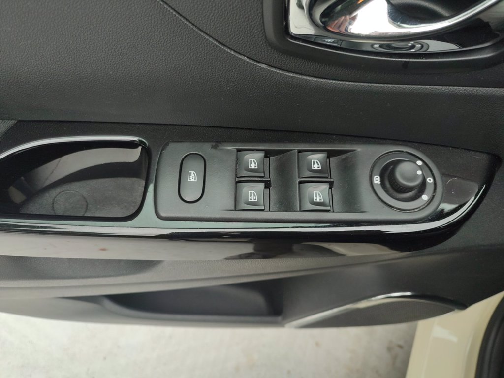 RENAULT Captur 1.2 tce intens (energy r-link) s&s 120cv edc e6