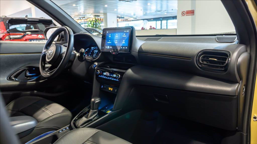 TOYOTA Yaris cross 1.5h premiere awd-i 116cv e-cvt