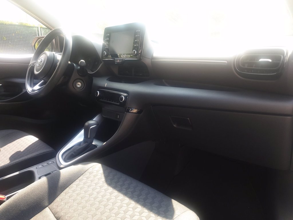 TOYOTA Yaris 1.5h Active