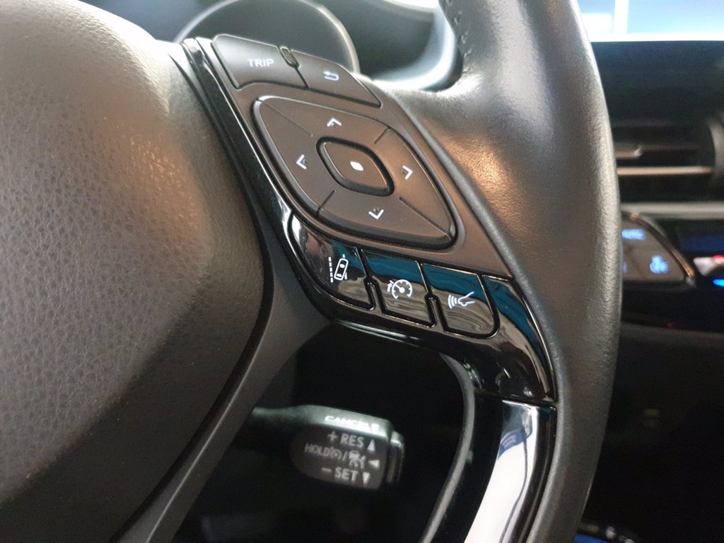 TOYOTA C-hr 2.0h trend e-cvt