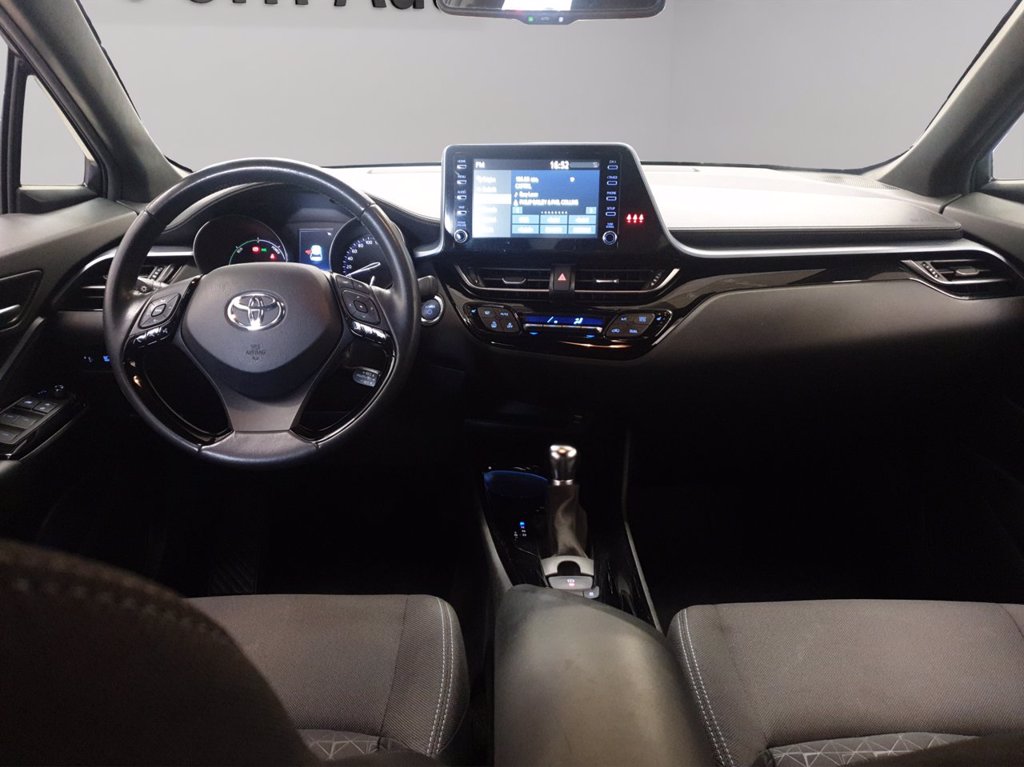 TOYOTA C-hr 2.0h trend e-cvt