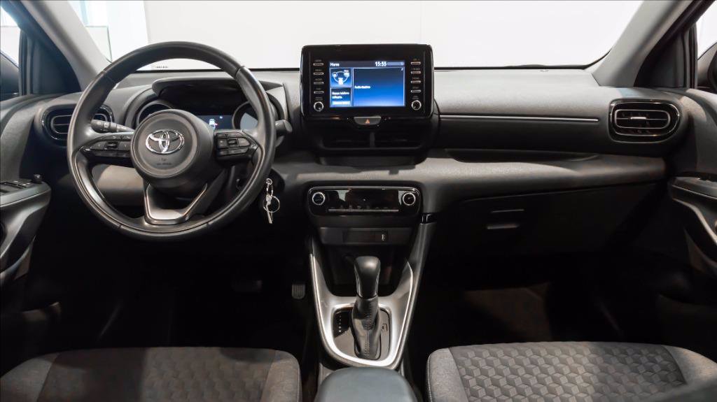 TOYOTA Yaris 1.5h trend
