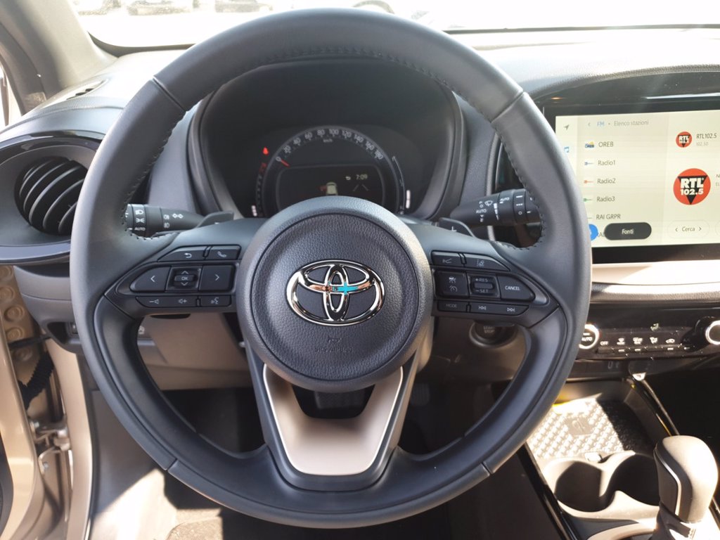 TOYOTA Aygo x 1.0 lounge 72cv s-cvt