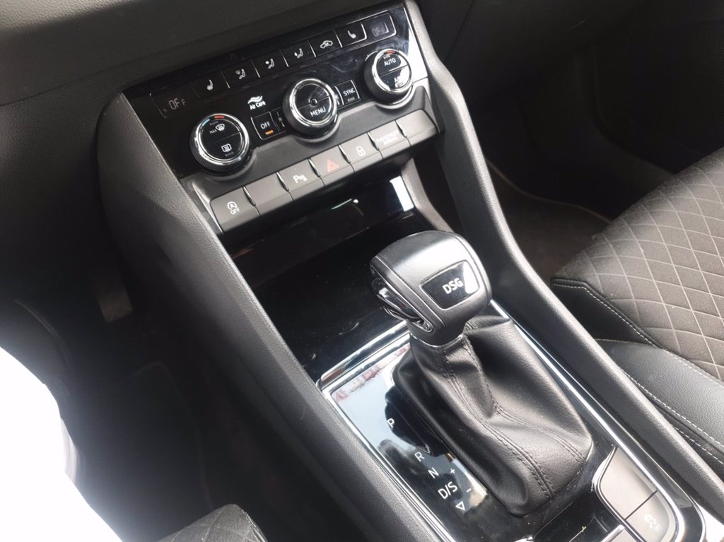 SKODA Karoq 1.5 tsi style dsg