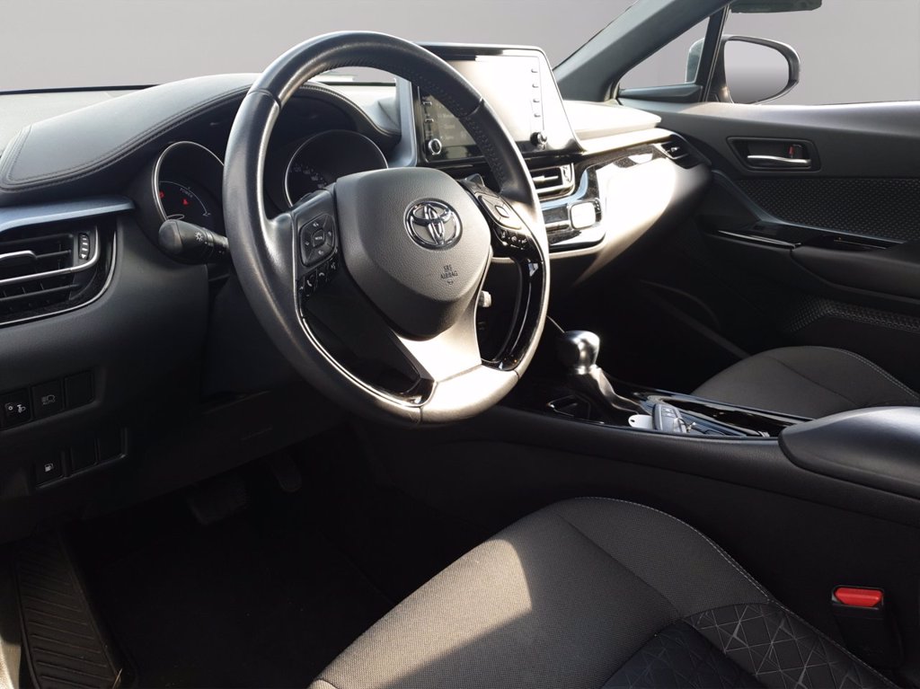 TOYOTA C-hr 2.0h trend e-cvt