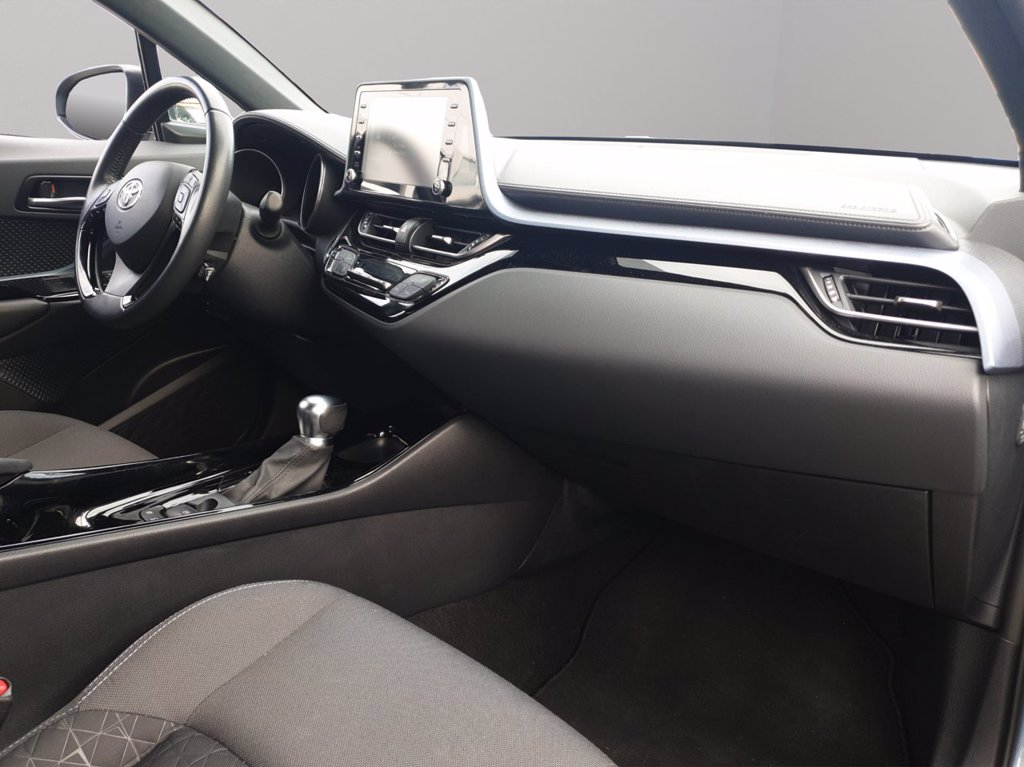 TOYOTA C-hr 2.0h trend e-cvt
