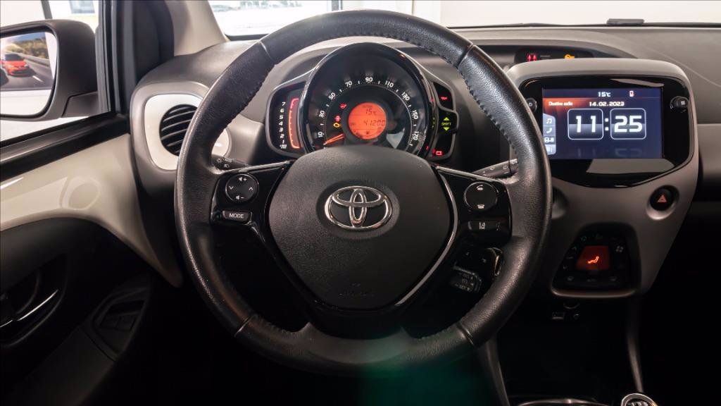 TOYOTA Aygo 5p 1.0 x-play 72cv
