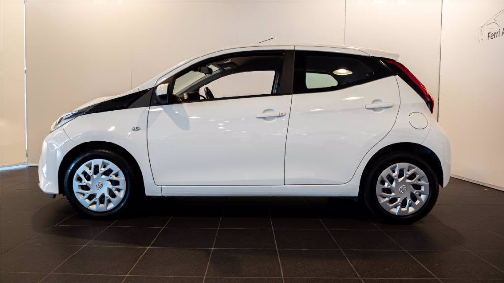 TOYOTA Aygo 5p 1.0 x-play 72cv