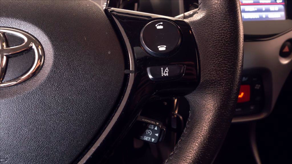 TOYOTA Aygo 5p 1.0 x-play 72cv