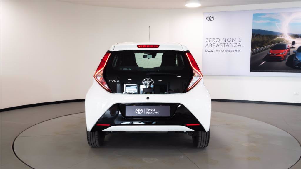 TOYOTA Aygo 5p 1.0 x-play 72cv