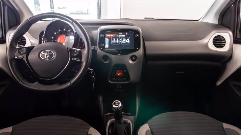 TOYOTA Aygo 5p 1.0 x-play 72cv