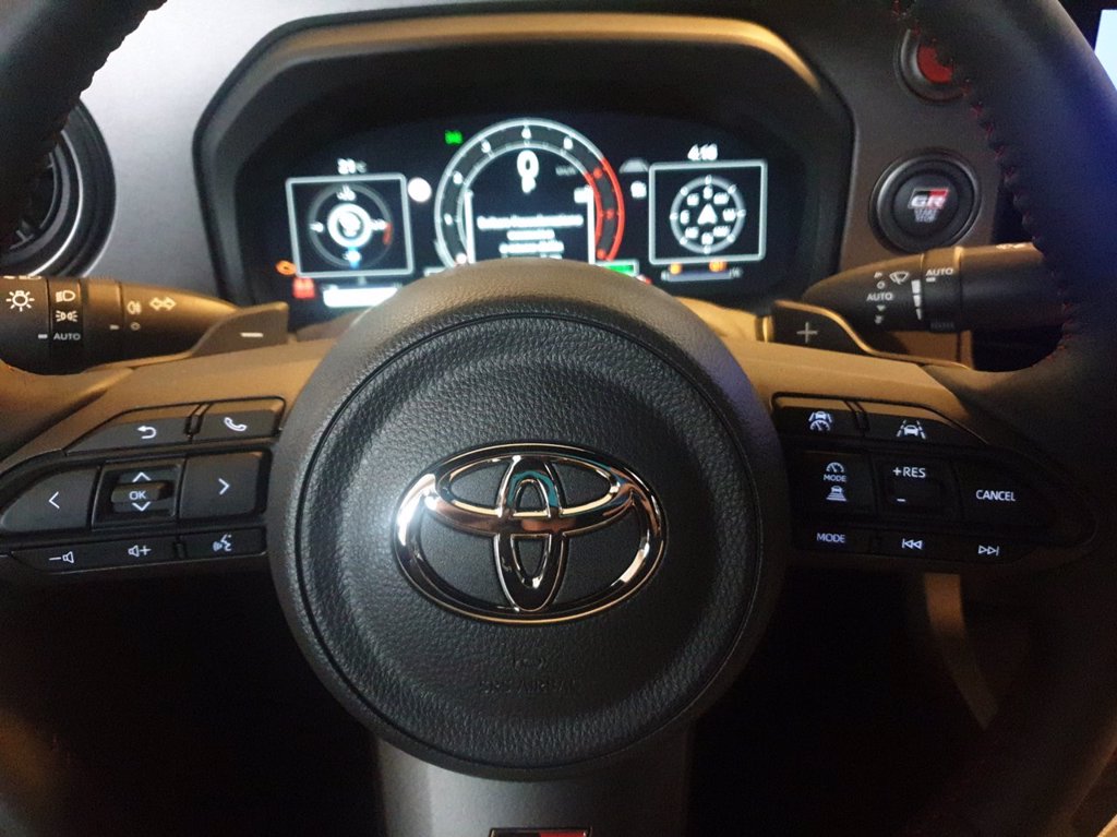 TOYOTA GR Yaris 1.6 Circuit dat-8