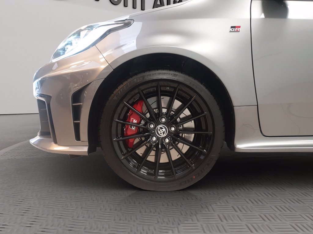 TOYOTA GR Yaris 1.6 Circuit dat-8