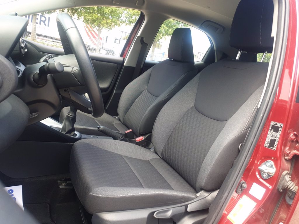 TOYOTA Yaris 1.0 active