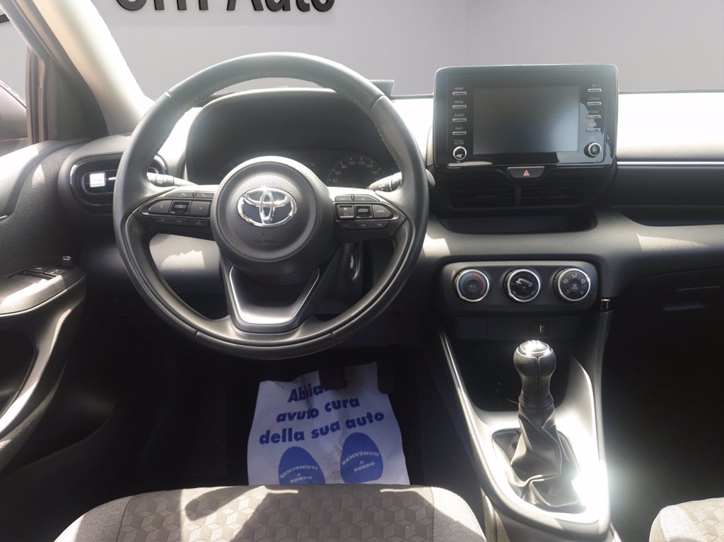 TOYOTA Yaris 1.0 active