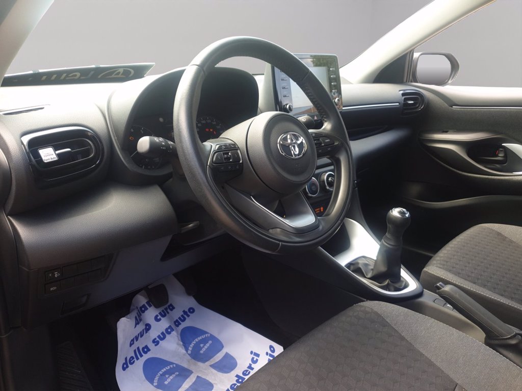 TOYOTA Yaris 1.0 active