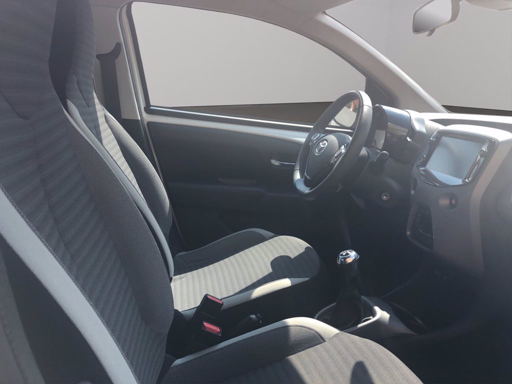 TOYOTA Aygo 5p 1.0 x-play 72cv