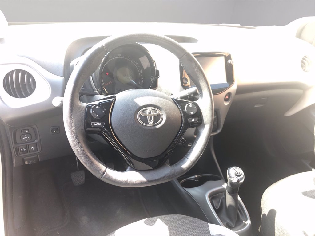 TOYOTA Aygo 5p 1.0 x-play 72cv