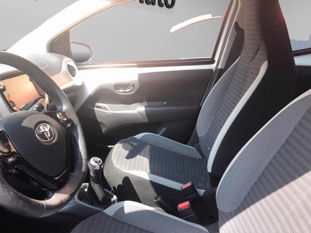 TOYOTA Aygo 5p 1.0 x-play 72cv