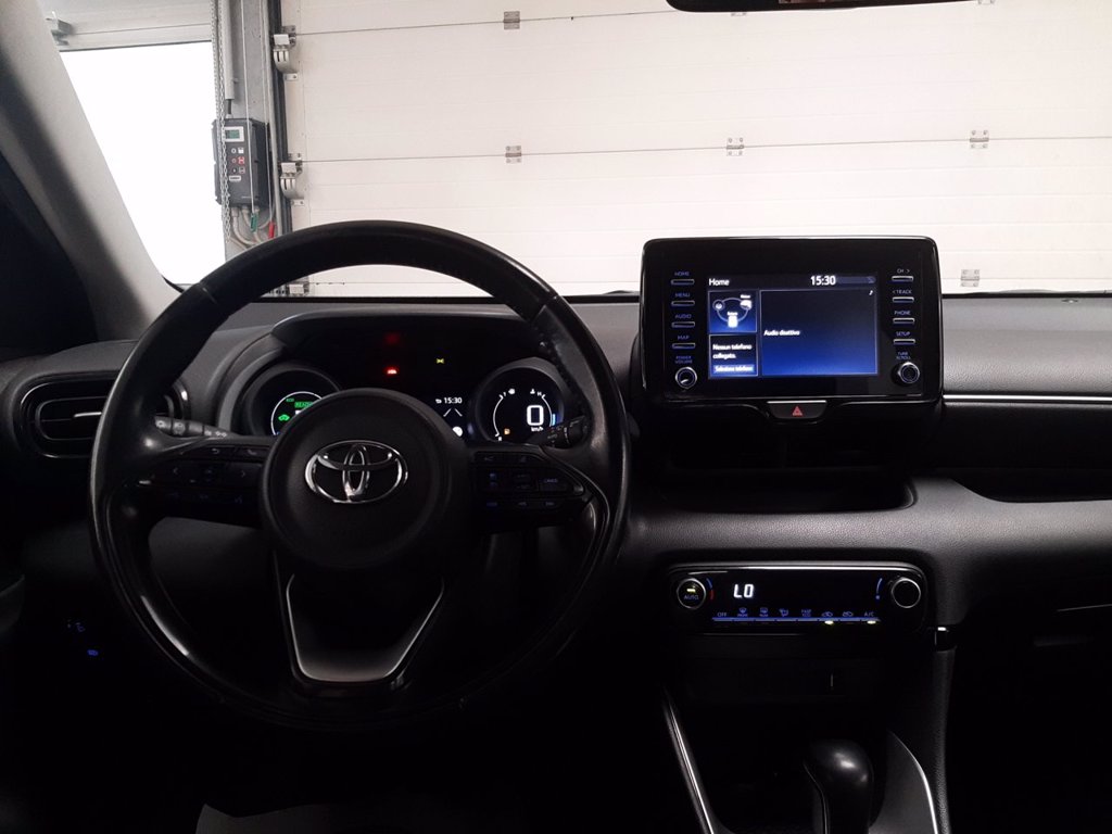 TOYOTA Yaris 1.5h trend
